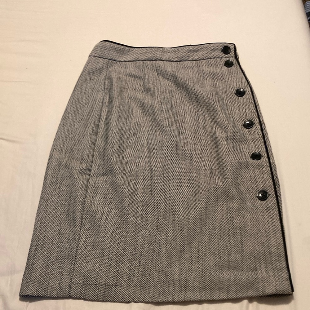 NWT H&M Gray Women's Skirt with Button Detail